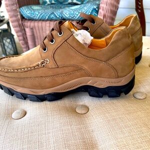 Brand New Chamaripa Boots